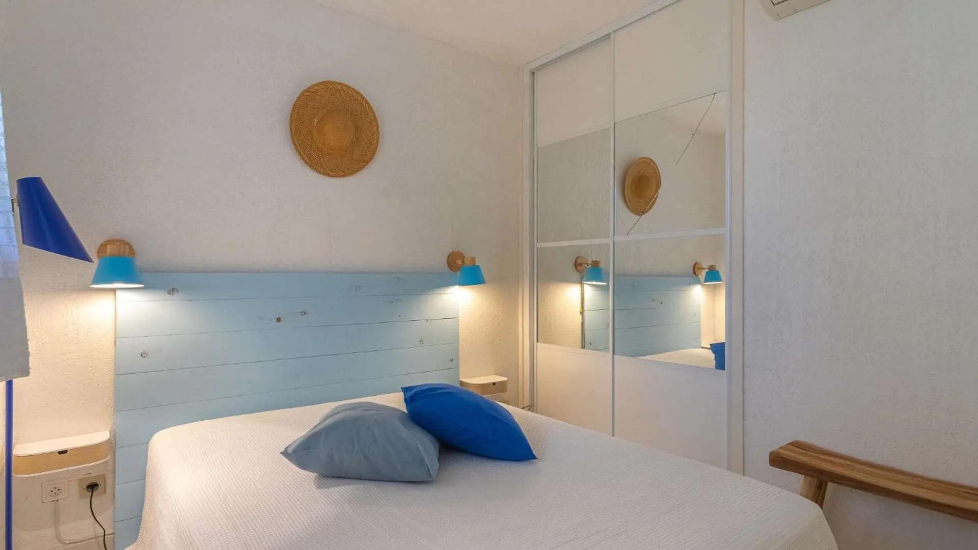 Holiday Home Les Mimosanes-4 By Interhome Bormes-les-Mimosas 0*,